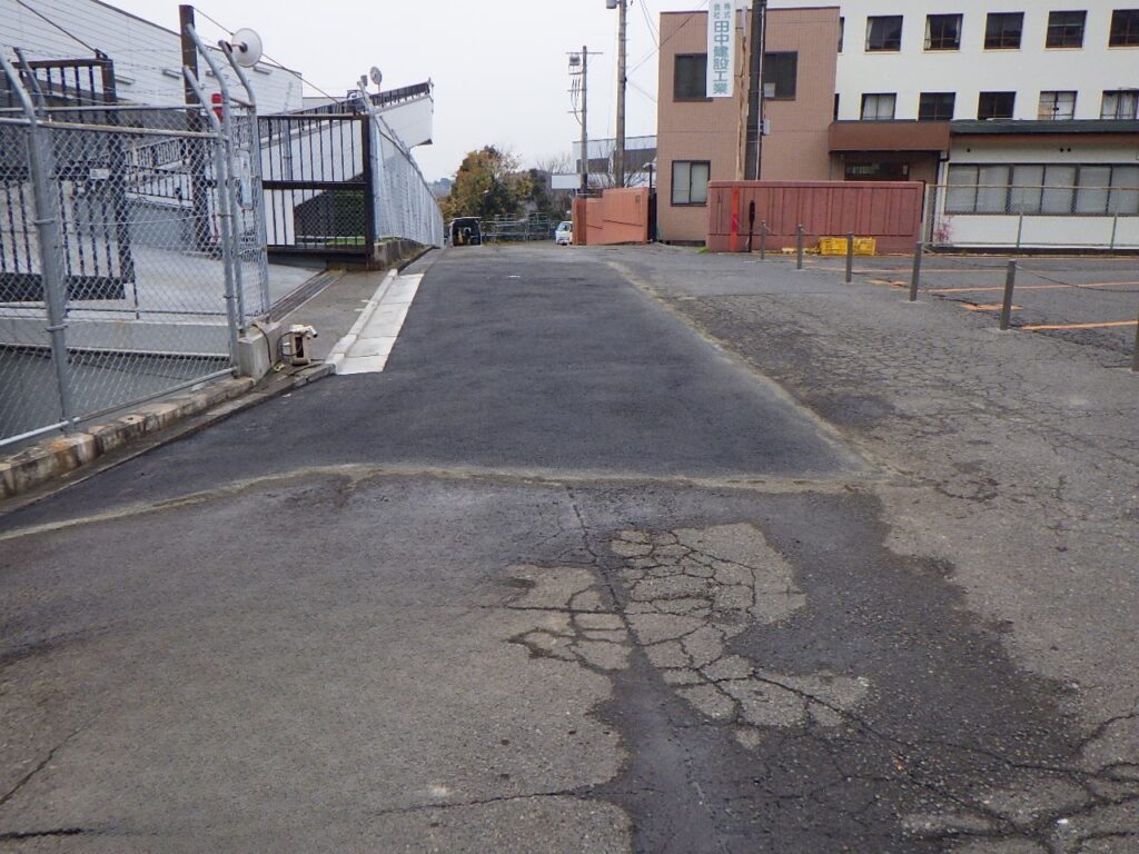 藤沢市　西富730番地先道路排水修繕